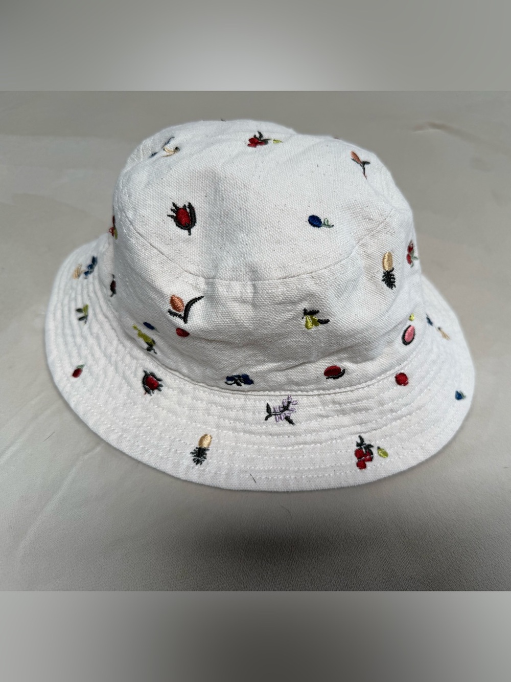 Madewell 90’s fruit embroidered bucket hat - Picture 2 of 7